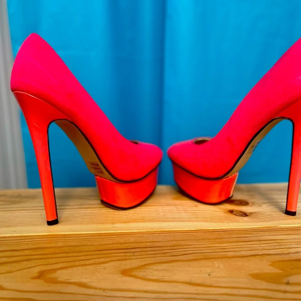 Platforms hot pink size 6